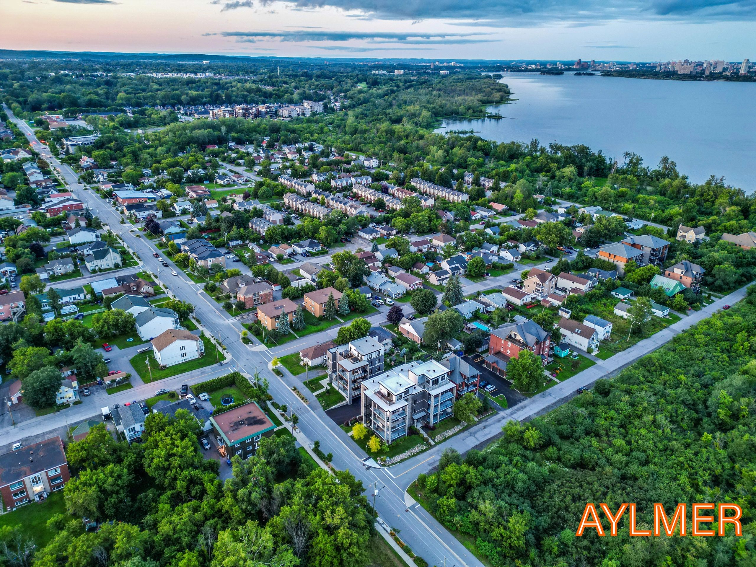 Vue aérienne d’Aylmer et de la rivière des Outaouais